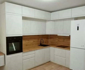 Модульная кухня Бруклин 2.4 x 2 м (Бетон белый) в Заозёрном - zaozyornyj.mebel54.com | фото